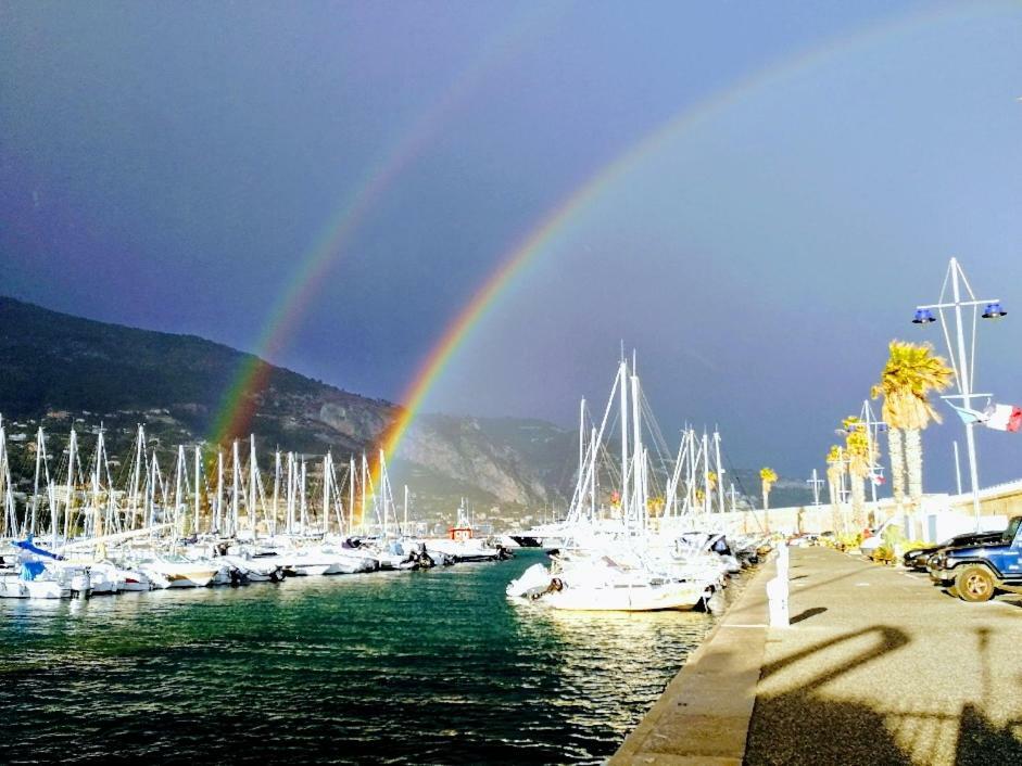 Menton 2 Pieces Climatise A Cote De La Plage Rue Palmaro Bagian luar foto